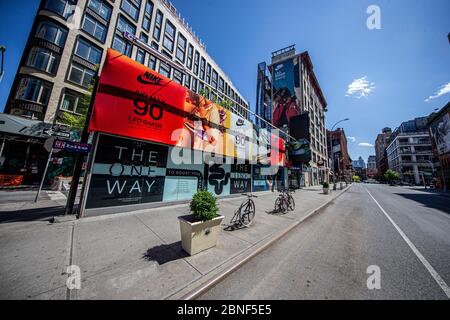 New York, N.Y/USA – 13. Mai 2020: Lafayette Street ist wegen der gesundheitlichen Risiken von COVID-19 ruhig. Quelle: Gordon Donovan/Alamy Live News Stockfoto