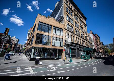 New York, N.Y/USA – 13. Mai 2020: Lafayette Street ist ruhig wegen Gesundheitsrisiken von COVID-19 am Mittwoch, 13. Mai 2020. (Foto: Gordon Donovan) Stockfoto