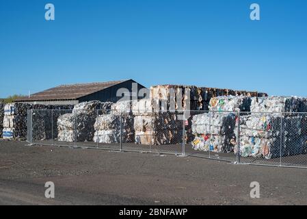 Recyclingballen im Wallowa County Recycling Center in Enterprise, Oregon. Stockfoto