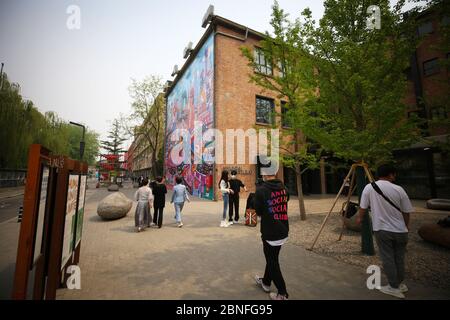 Mehrere Ausstellungsbereiche in Peking 798 Art Zone, die großen Raum haben allmählich für die Öffentlichkeit geöffnet, Peking, China, 15. April 2020. Stockfoto