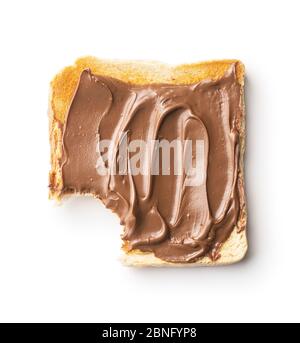 Gebissene Toastbrot mit Haselnuss-Aufstrich. Süße Schokoladencreme. Stockfoto