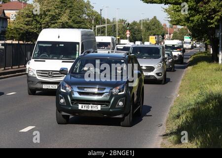 Der Verkehr, der auf der A4 nach London kommt, nähert sich dem Kreisverkehr Hogarth, nachdem Maßnahmen eingeleitet wurden, um das Land aus der Sperrung zu bringen. Stockfoto