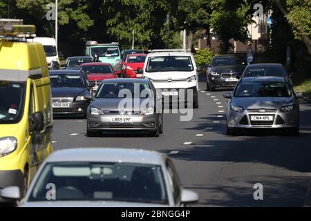 Der Verkehr, der auf der A4 nach London kommt, nähert sich dem Kreisverkehr Hogarth, nachdem Maßnahmen eingeleitet wurden, um das Land aus der Sperrung zu bringen. Stockfoto