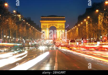Triumphbogen und leichte Wanderwege, Paris Stockfoto