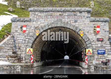 Fahrt entlang der Großglockner-Alpenstraße Stockfoto