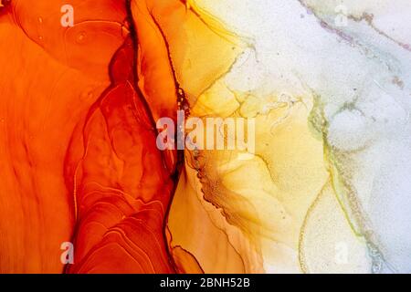 Kühles Rot, Orange und Gelb Hintergrund. Alkohol Tinten Malerei auf Leinwand. Moderne Kunst. Abstrakte zeitgenössische Kunst Stockfoto