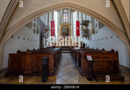 Interieur der Malteserkirche in Wien Stockfoto