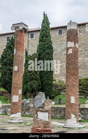 Das Schloss von San Giusto und die archäologischen Überreste in Triest. Italien Stockfoto