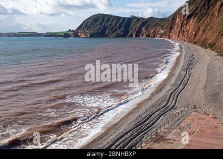 Kieselstrand an der Westseite von Sidmouth, einer beliebten Ruhestandstadt im Südosten von Devon, Großbritannien Stockfoto