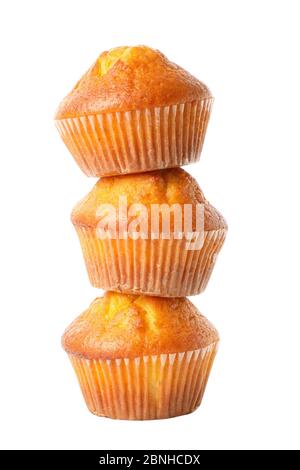 Leckere leckere Muffins auf weißem Hintergrund isoliert Stockfoto