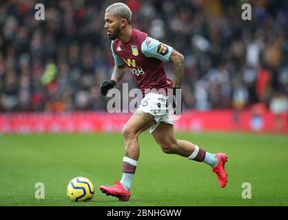 Aston Villa Douglas Luiz während der Premier League Match in der Villa Park, Birmingham. Stockfoto