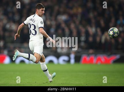 Ben Davies von Tottenham Hotspur während des Spiels der UEFA Champions League-Gruppe B im Tottenham Hotspur Stadium, London. Stockfoto