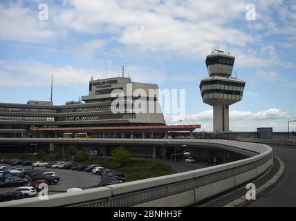 Berlin, Deutschland. Mai 2020. Der Flughafen Berlin-Tegel mit dem Turm. Quelle: Britta Pedersen/dpa-Zentralbild/ZB/dpa/Alamy Live News Stockfoto