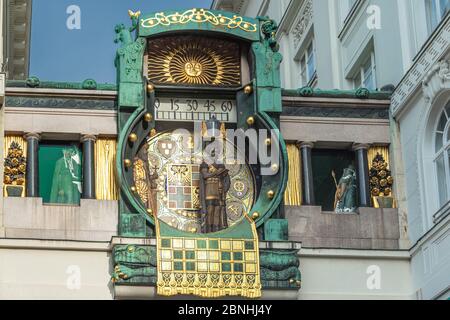 Ankeruhr, die berühmte astronomische Uhr in Wien, Österreich Stockfoto