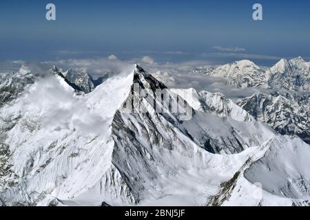 Lhasa. Mai 2020. Das Foto vom 14. Mai 2020 zeigt eine Ansicht des Berges Qomolangma. Kredit: Chogo/Xinhua/Alamy Live News Stockfoto