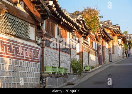 Traditionelle Häuser in Bukchon Hanok Dorf, Seoul, Südkorea, Asien Stockfoto