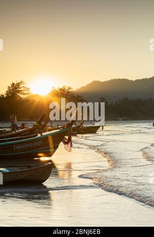 Kata Beach bei Sonnenaufgang, Phuket, Thailand, Südostasien, Asien Stockfoto