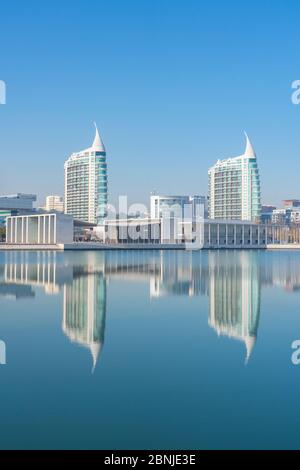 Reflexion des Pavilhao de Portugal, Expo 98, im Parque das Nacoes (Park der Nationen), Lissabon, Portugal, Europa Stockfoto