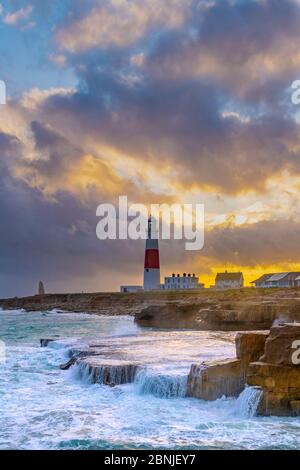 Portland Bill Lighthouse at Sunset, Portland Bill, Isle of Portland, UNESCO-Weltkulturerbe, Dorset, England, Großbritannien, Europa Stockfoto