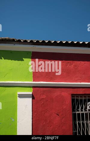 Fassade des bunten Gebäudes, Getsemani Barrio, Cartagena, Bolivar Department, Kolumbien, Südamerika Stockfoto