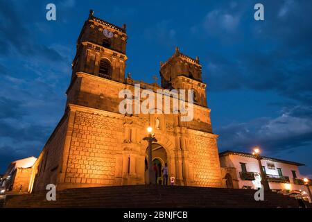 Kathedrale von Barichara bei Nacht, Barichara, Santander, Kolumbien, Südamerika Stockfoto