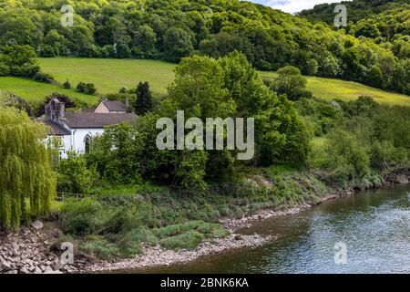 Brockweir, einst ein geschäftiges Flusshafens, liegt auf der englischen Seite des Flusses Wye. Gilpin und die Geburt des Tourismus. Stockfoto