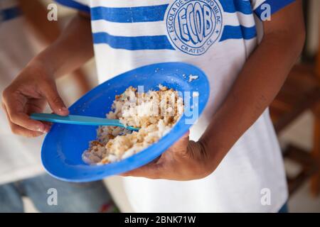 Assunto: Alunos do ensino fundamental na hora do recreio em escola municipal Olavo Bilac na cidade de Crateús no semiárido nordestino. Cidade atingida Stockfoto