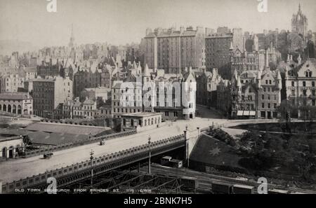 Die Altstadt von Edinburgh von der Princes Street, Schottland Stockfoto