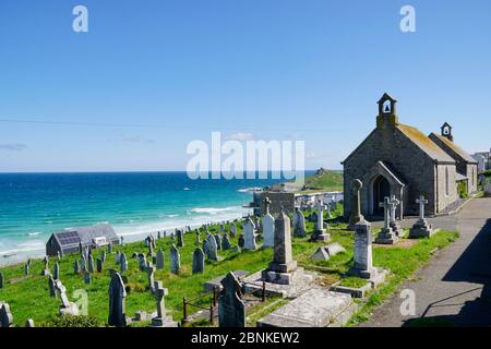 Grabsteine auf dem Friedhof St. Ives Stockfoto