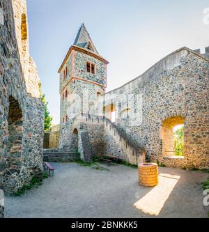 Burg Frankenstein südlich von Darmsatdt, Eberstadt, Odenwald, mystische Burg mit gruseliger Geschichte, Stockfoto