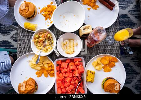 Mittagessen im Freien im Sommer Stockfoto