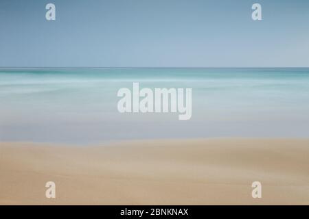 Hebridean Strand und Ozean, Langzeitbelichtung, Western Isles, Schottland, UK, April 2013. Stockfoto