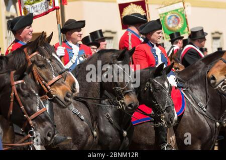 Reiter am Blutritt (das Recht des Blutes) der größte europäische Umzug mit rund 3000 Reitern, Weingarten, Baden-Württemberg, Deutschland. Mai Stockfoto
