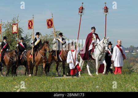 Der Blutritt (das Recht des Blutes) ist die größte europäische Prozession mit etwa 3,000 Fahrern, Weingarten, Baden-Württemberg, Deutschland. Mai 2016. Stockfoto