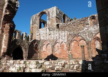 Die Ruinen der Furness Abbey aus dem 12. Jahrhundert in Barrow-in-Furness, Cumbria Stockfoto