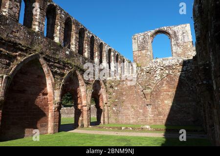 Die Ruinen der Furness Abbey aus dem 12. Jahrhundert in Barrow-in-Furness, Cumbria Stockfoto