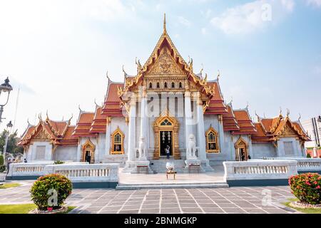 Bangkok / Thailand - 19. Januar 2020: Name des buddhistischen Tempels Wat Benchamabophit und des Tempels in Bangkok Downtown Stockfoto