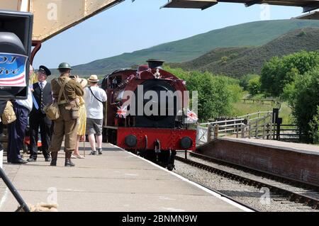 71515 Ankunft am Ofen Sidings mit einem Zug für Whistle Inn. Stockfoto