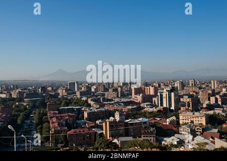 Mount Ararat, Blick von der Yerevan Cascade. Armenien Stockfoto