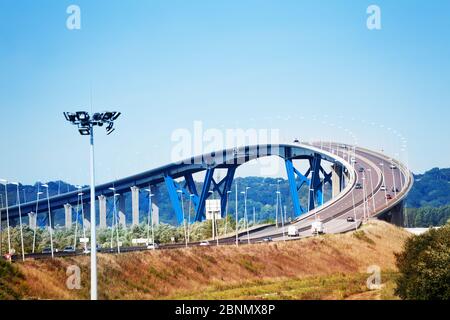 Große Havre Kanalbrücke oder Viaduct du Grand Canal Auto Überführung Drehen in Westfrankreich Stockfoto