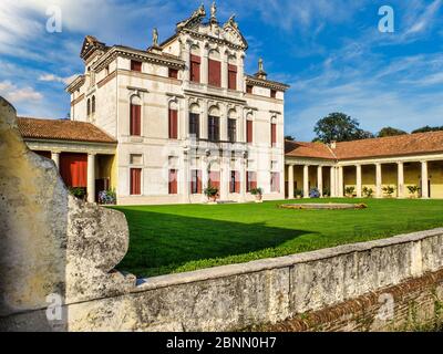 Villa Angarano ist eine venezianische Villa in Bassano del Grappa (Provinz Vicenza). Ursprünglich von Andrea Palladio um 1548 konzipiert. Stockfoto