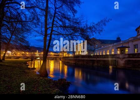 Größter Bierkasten Weihnachtsbaum, Weltrekord, Regentenbau, Ludwigsbrücke, Fränkische Saale, Bad Kissingen, Franken, Bayern, Deutschland, Europa Stockfoto