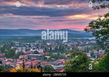 Foto von der Draufsicht von Ljubljana bei Sonnenuntergang Stockfoto