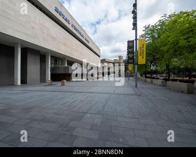 London. GROSSBRITANNIEN. 13. Mai 2020. Super Weitwinkel der Royal Festical Hall während der Sperrung. Stockfoto