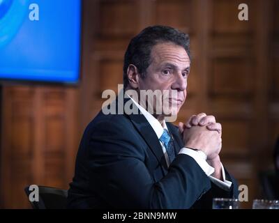 (200515) -- ALBANY (USA), 15. Mai 2020 (Xinhua) -- der Gouverneur des Bundesstaates New York, Andrew Cuomo, nimmt an einer Pressekonferenz in Albany im US-Bundesstaat New York am 15. Mai 2020 Teil. Der US-Bundesstaat New York wurde am Freitag teilweise wieder eröffnet, während die "PAUSE"-Order für die übrigen Regionen, einschließlich New York City (NYC), bis Mai 28 verlängert wird, sagte Gouverneur Andrew Cuomo am Freitag. (Mike Groll/Büro des Gouverneurs Andrew M. Cuomo/Handout via Xinhua) Quelle: Xinhua/Alamy Live News Stockfoto