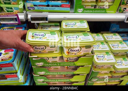 Margarine Wannen in einem Geschäft Stockfoto