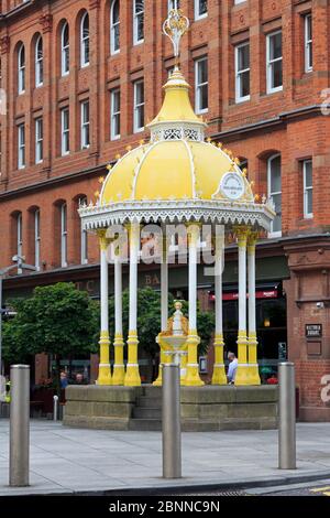 Jaffe Memorial Fountain in Victoria Square, Belfast, Nordirland, Großbritannien Stockfoto