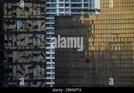 Detail eines Hochhauses in der Sathorn Gegend Bangkok Stockfoto