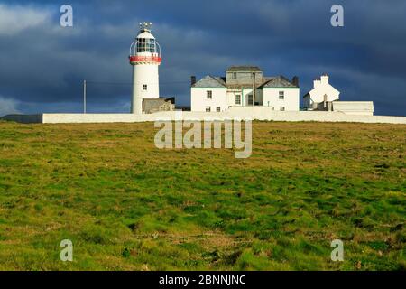 Loop Head Lighthouse, Kilkeel, County Clare, Münster, Irland, Europa Stockfoto