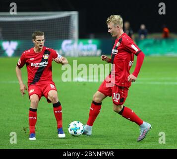 Berlin, 20. September 2017: Lars Bender (L) und Julian Brandt von Bayer 04 Leverkusen im Einsatz beim Bundesligaspiel gegen Hertha BSC Berlin im Olympiastadion Berlin Stockfoto